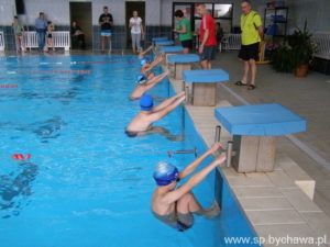 Gminne zawody w pływaniu uczniów szkół podstawowych i gimnazjów pod patronatem Burmistrza Bychawy